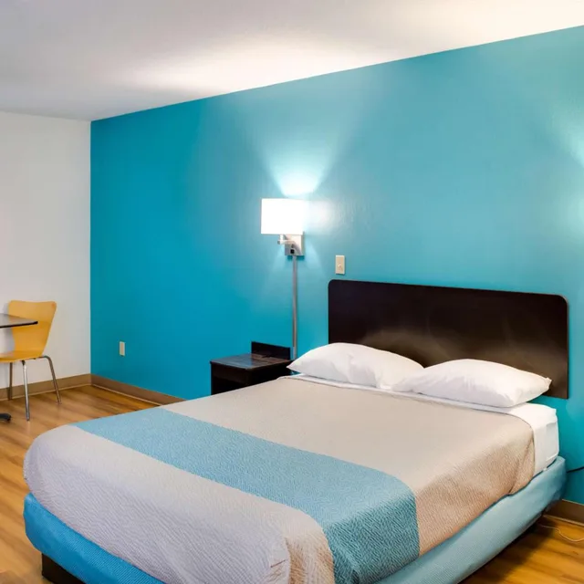 غرفة بسرير كينج، Motel6 Richmond, IN 2/7