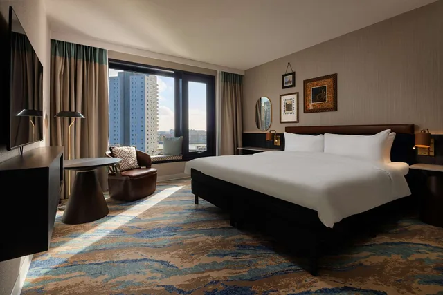 Spa, Superior, King Bed, Harbour View، Haven Hotel Rotterdam, Curio Collection by Hilton 1/3