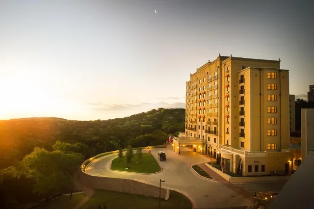 غرفة بسرير كينج بإطلالة، Hotel Granduca Austin 1/1