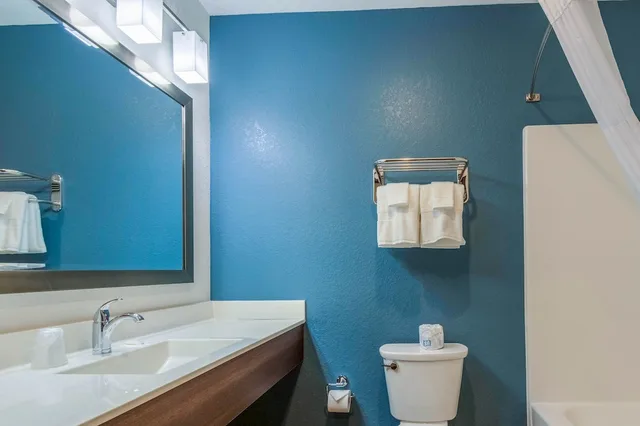 Standard, Queen Bed, WoodSpring Suites Jacksonville - South 7/7
