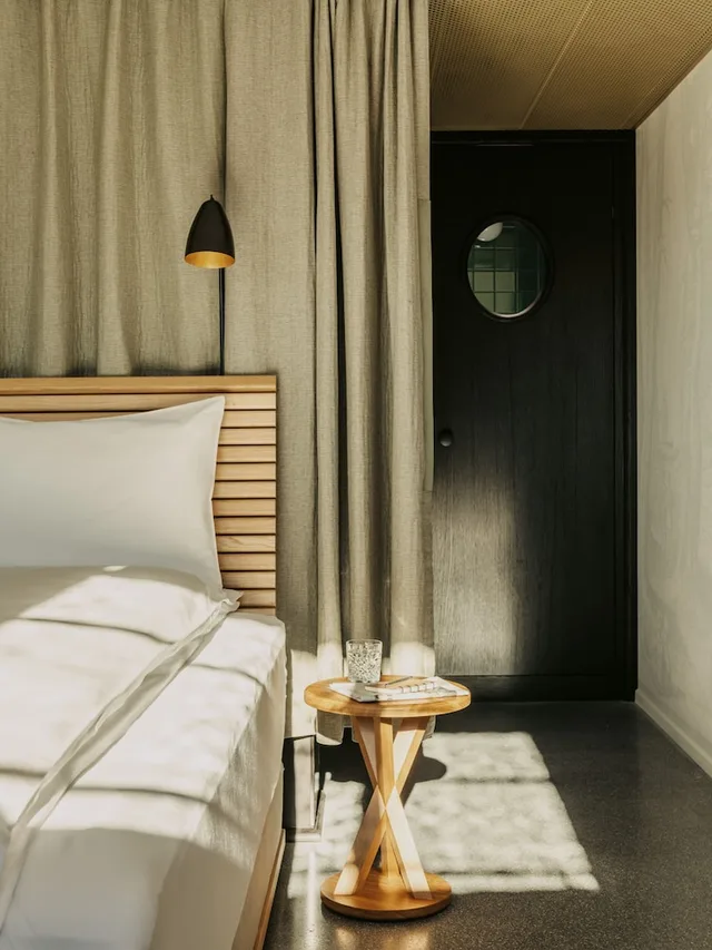 جناح بسرير كينج بشرفة، Volkshaus Basel Hotel 4/6