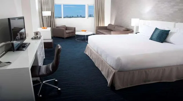 جناح جونيور بسرير كينج، YVE HOTEL MIAMI 2/3