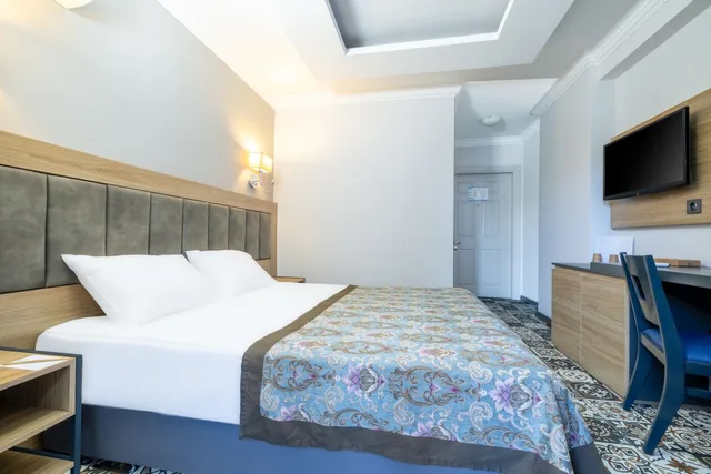 Room, Single, Double Bed, Lateral Side Sea View، Crystal Aura Aqua Collection 4/7