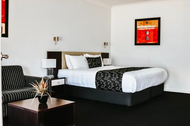 غرفة سوبيريور بسرير كينج، The Charles Boutique Hotel 2/5