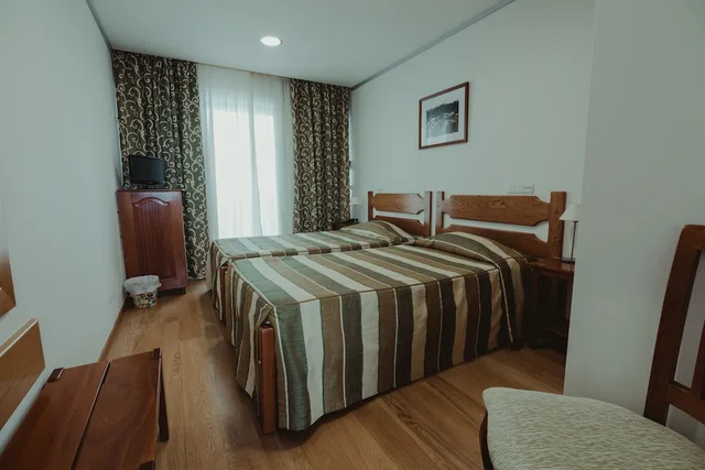 غرفة ثلاثية بثلاثة أسرّة، Hotel Albergaria Senhora Do Espinheiro 1/3