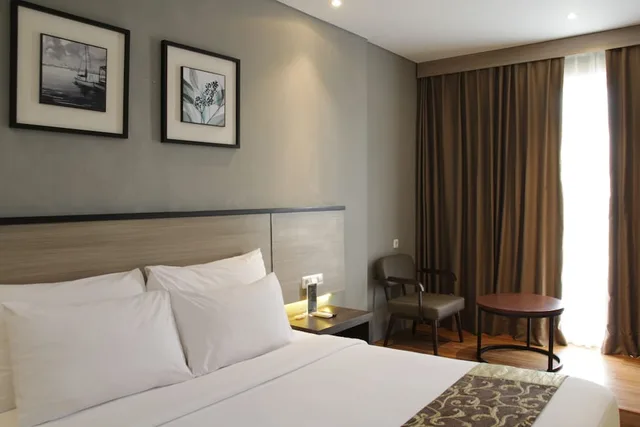 غرفة ديلوكس بسرير مزدوج، Montana Premier Senggigi 3/4