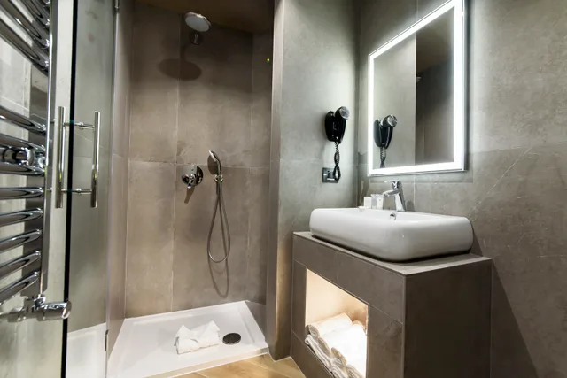 غرفة قياسية مفردة بسرير مزدوج، Just Hotel Milano 2/2