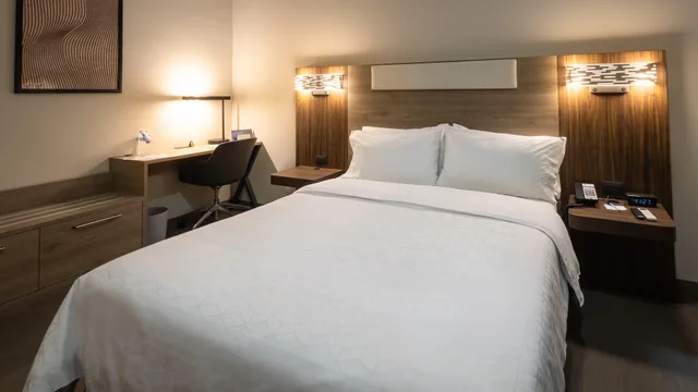 غرفة بسرير كوين بإطلالة على المدينة، Holiday Inn Express Morelia Centro Historico by IHG 2/6