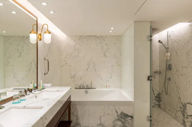 Premium, Suite, Le Meridien Dubai Hotel and Conference Centre 4/8