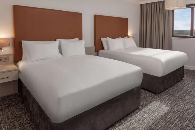 غرفة بسريرين منفصلين، Glasgow Westerwood Hotel, Spa & Golf Resort 1/1