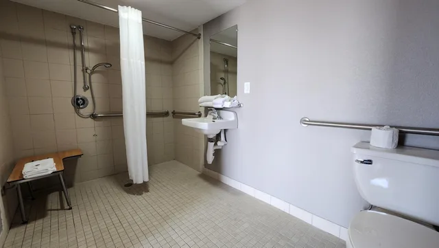 غرفة بسرير كوين لذوي الإعاقة، Motel6 Webster Tx Houston Nasa Lake 8/10