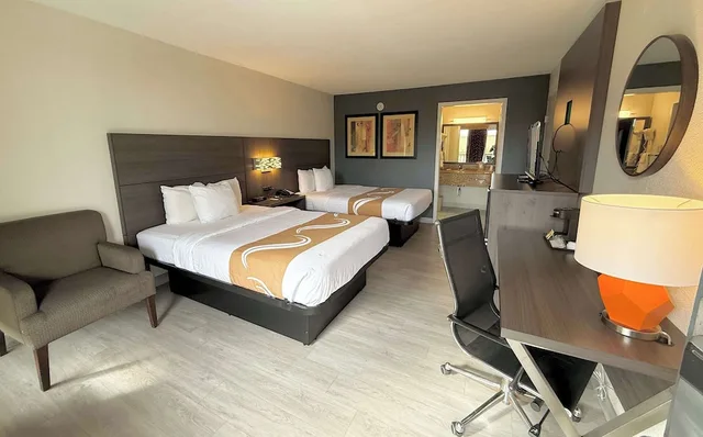 غرفة قياسية بسريرين مزدوجين للمدخنين، Quality Inn and Suites Baton Rouge West Port Allen 8/10