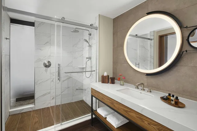 Room, The Ben, Autograph Collection 4/5