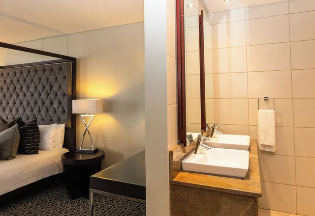 جناح شهر العسل بسرير مزدوج، Premier Hotel East London ICC 6/6
