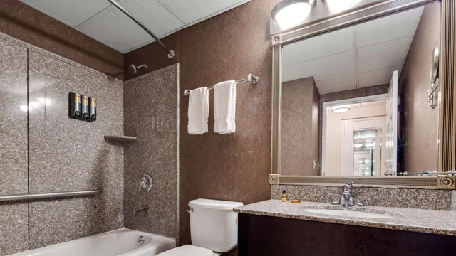 جناح بسرير كوين، Best Western Plus Morristown Inn 4/6