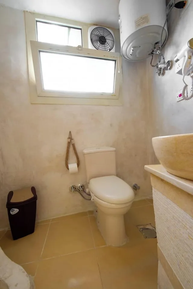 Basic, King Bed, Mountain View, Allergy Friendly، 3 Pyramids View Inn 8/10