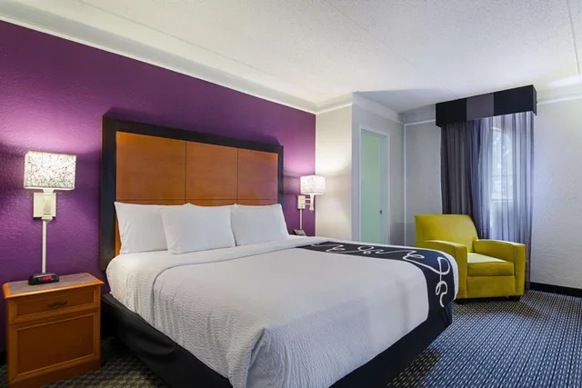 Deluxe, Suite, King Bed, Sofa, La Quinta Inn by Wyndham Denver Westminster 2/3