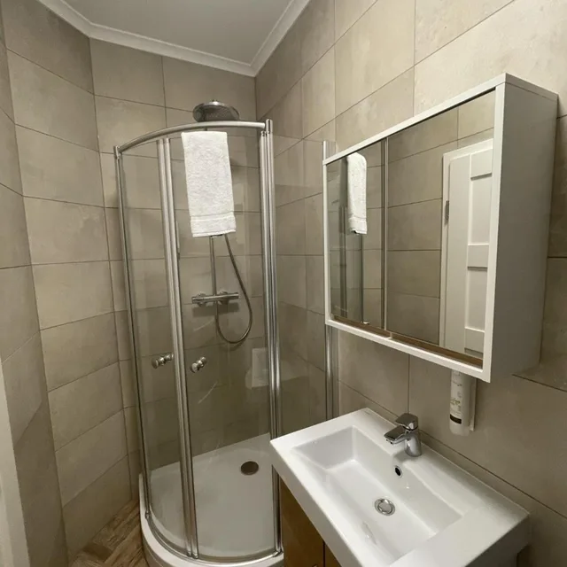 غرفة قياسية بسريرين منفصلين، Bahnhof Balingen Hotel 7/10