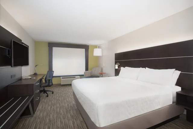 Leisure, King Bed، Holiday Inn Express Hotel Suites Longmont 2/3