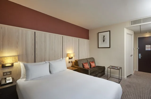 غرفة بسرير كوين مع أريكة، Doubletree By Hilton London Excel 1/9