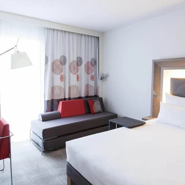 غرفة عائلية بسرير مزدوج مع أريكة، Novotel Amsterdam Schiphol Airport 4/10