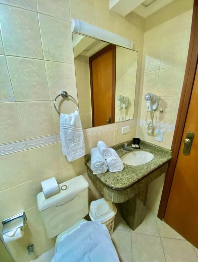 شقة تقليدية بسرير مزدوج بإطلالة على المدينة بشرفة بغرفة نوم واحدة مع أريكة، Bombinhas Praia Apart Hotel - Unidade Bombas 5/7