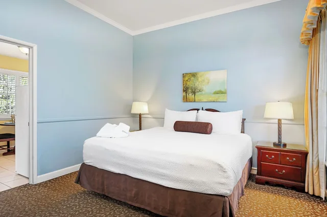 Junior Suite, King Bed, Sofa, Lavender Inn By The Sea 1/2