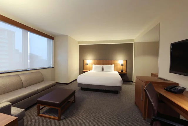 غرفة بسرير كوين، Hyatt Place Flushing Laguardia Airport 1/1