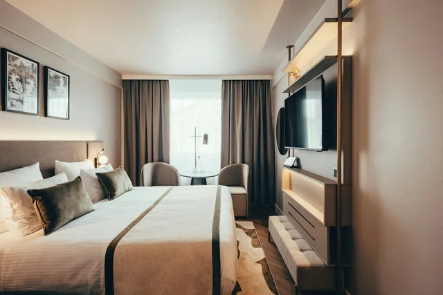 Superior, Twin Beds, Leonardo Hotel Koln 2/10