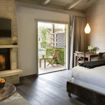 Santa Luxury, King Bed, Bernardus Lodge 1/1