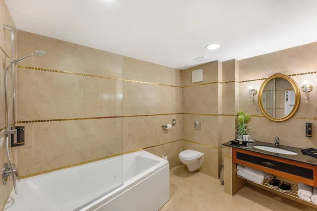 جناح رومانسي بسرير كينج، Divinus Hotel 2/2