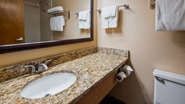 غرفة بسرير كوين، Osage Creek Lodge 3/3