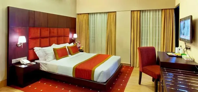 Deluxe, Twin Beds, West Park Inn 3/5