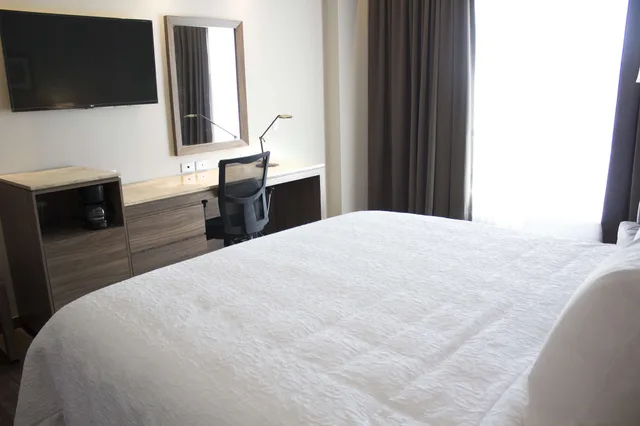 جناح بسرير كينج مع أريكة، Hampton Inn by Hilton Durango 2/8