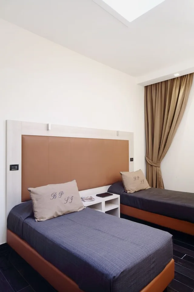 Room, Twin Beds, BORGO PIO SUITES INN 2/10