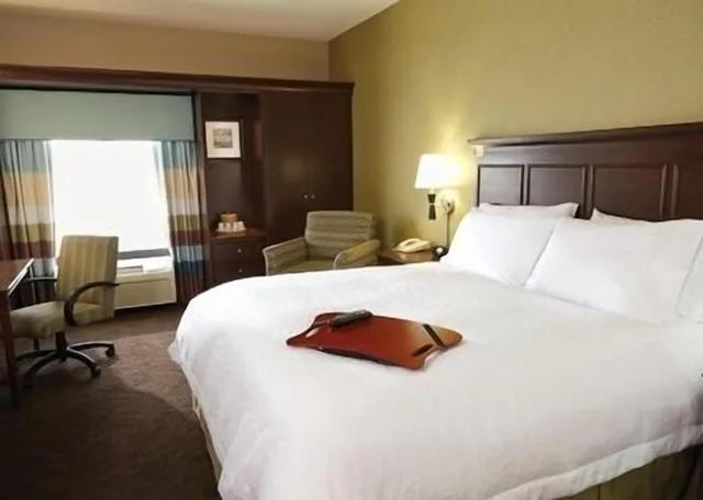 استوديو بسرير كينج بمطبخ صغير، Hampton Inn And Suites Monroe La 1/3