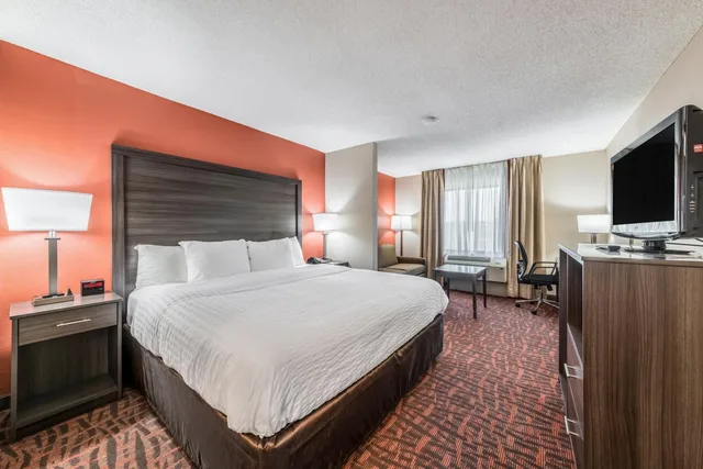Junior Suite, Lake Norman Inn and Suites (ex Clarion) 6/10