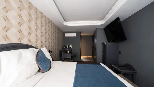 Superior, Queen Bed, Hive Mexico City by G Hotels 1/10