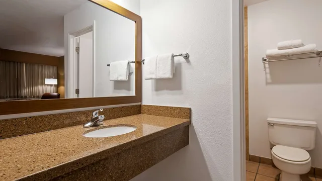 غرفة بسرير كوين لذوي الإعاقة، Best Western Discovery Inn 4/5