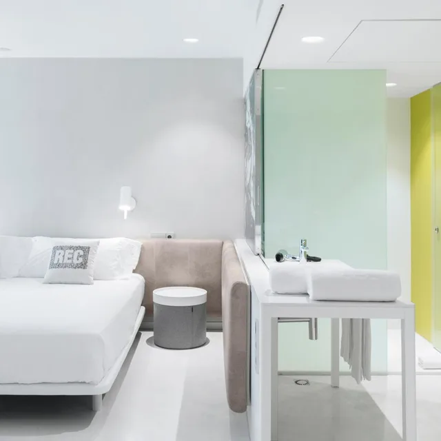 غرفة سوبيريور ديلوكس بسرير كينج، Hotel Rec Barcelona - Adults only 2/3