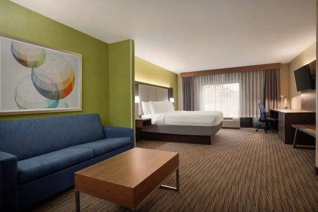 جناح بسرير كينج مع أريكة، Holiday Inn Express Hotel Suites Atlanta-Cumming 2/3