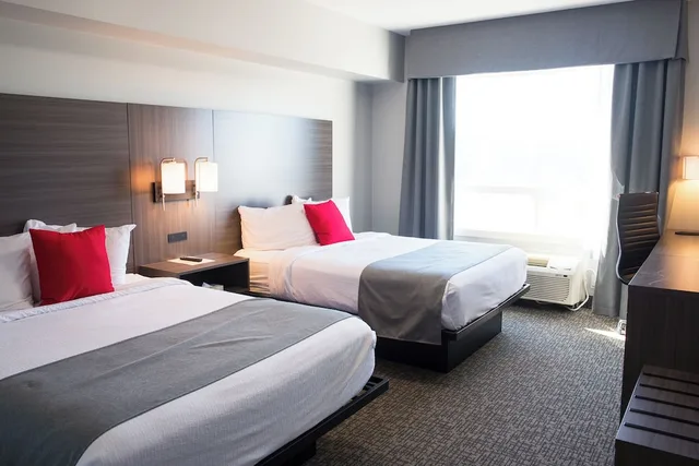 جناح استوديو سوبيريور بسريرين كوين، The Kanata Inns Whitecourt 3/6