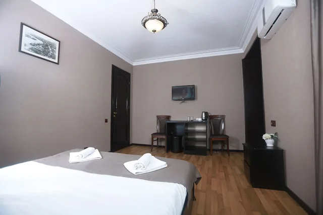 غرفة ديلوكس بسريرين منفصلين بإطلالة على المدينة، New Metekhi Hotel 1/4