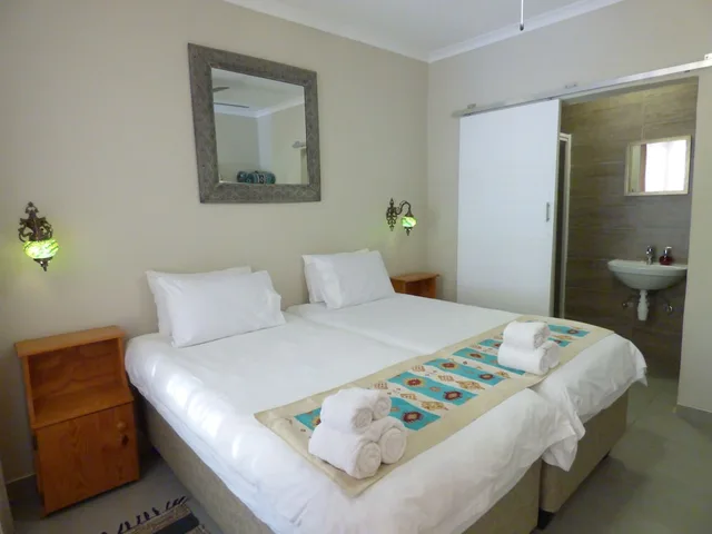 غرفة قياسية بسريرين منفصلين، Tsumeb Backpackers 3/10