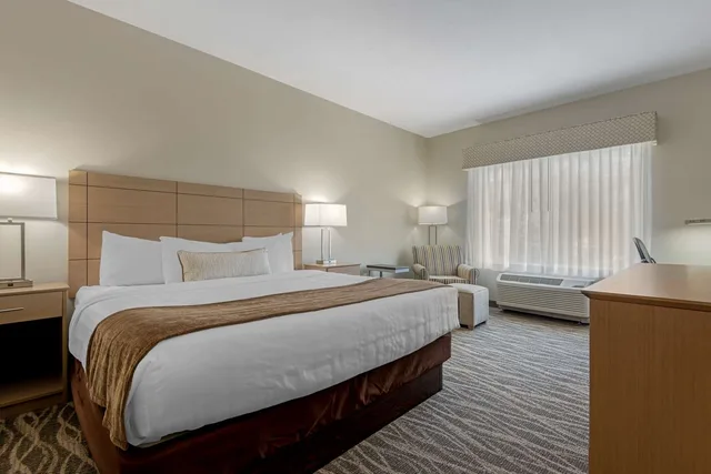 غرفة بسرير كينج، Best Western Plus Rumford Falls 3/5