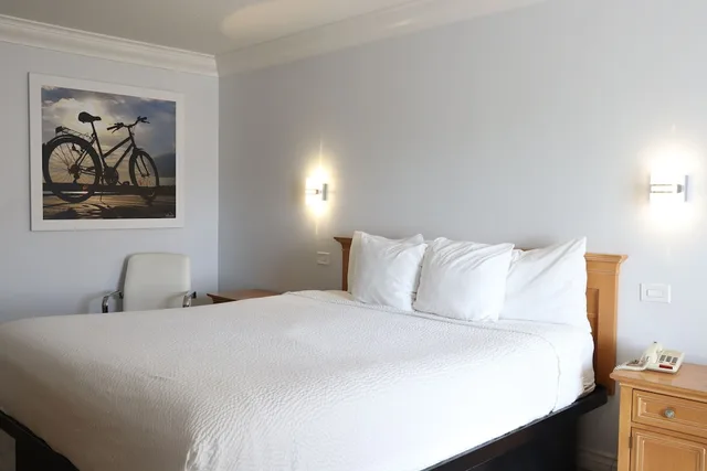 غرفة ديلوكس بسرير كينج، Days Inn by Wyndham Near City Of Hope 6/10