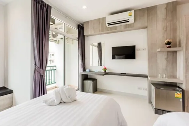 Superior, Twin Beds, Evergreen Suite Hotel 4/6