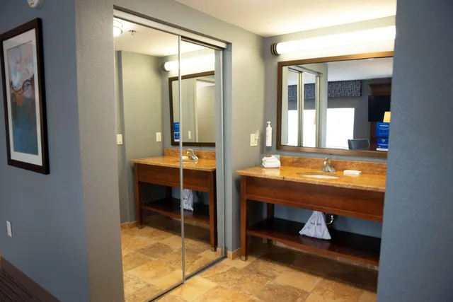 استوديو بسرير كينج مع أريكة لذوي الإعاقة، Hampton Inn Suites Jacksonville 4/5
