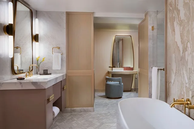 2 Bedrooms, Club, Suite, Ocean Front، Ritz Carlton Naples 4/6
