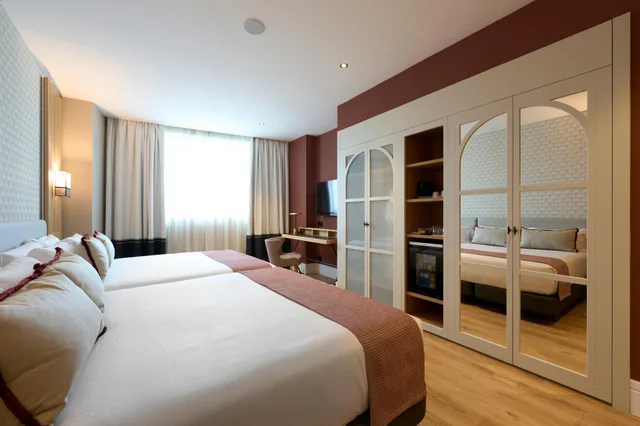غرفة سوبيريور ديلوكس بسريرين مزدوجين، Hotel Catalonia Ramblas 1/2